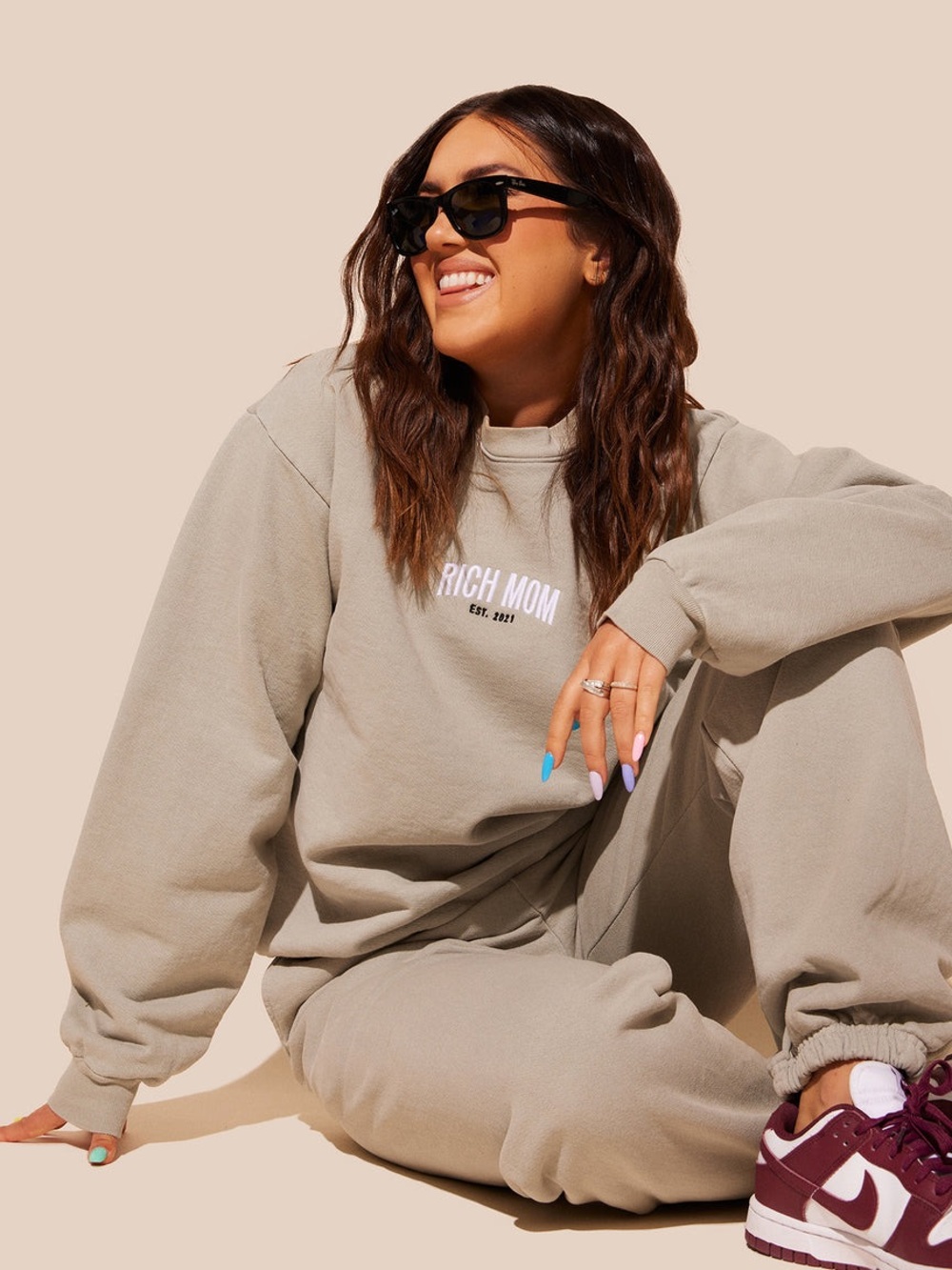 Rich Mom Crewneck Viche Gray Sweatshirt, out of stock online